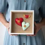 Cuadro Dúo Latido de Amor: Dos Corazones, El Ritmo Inmutable del Vínculo