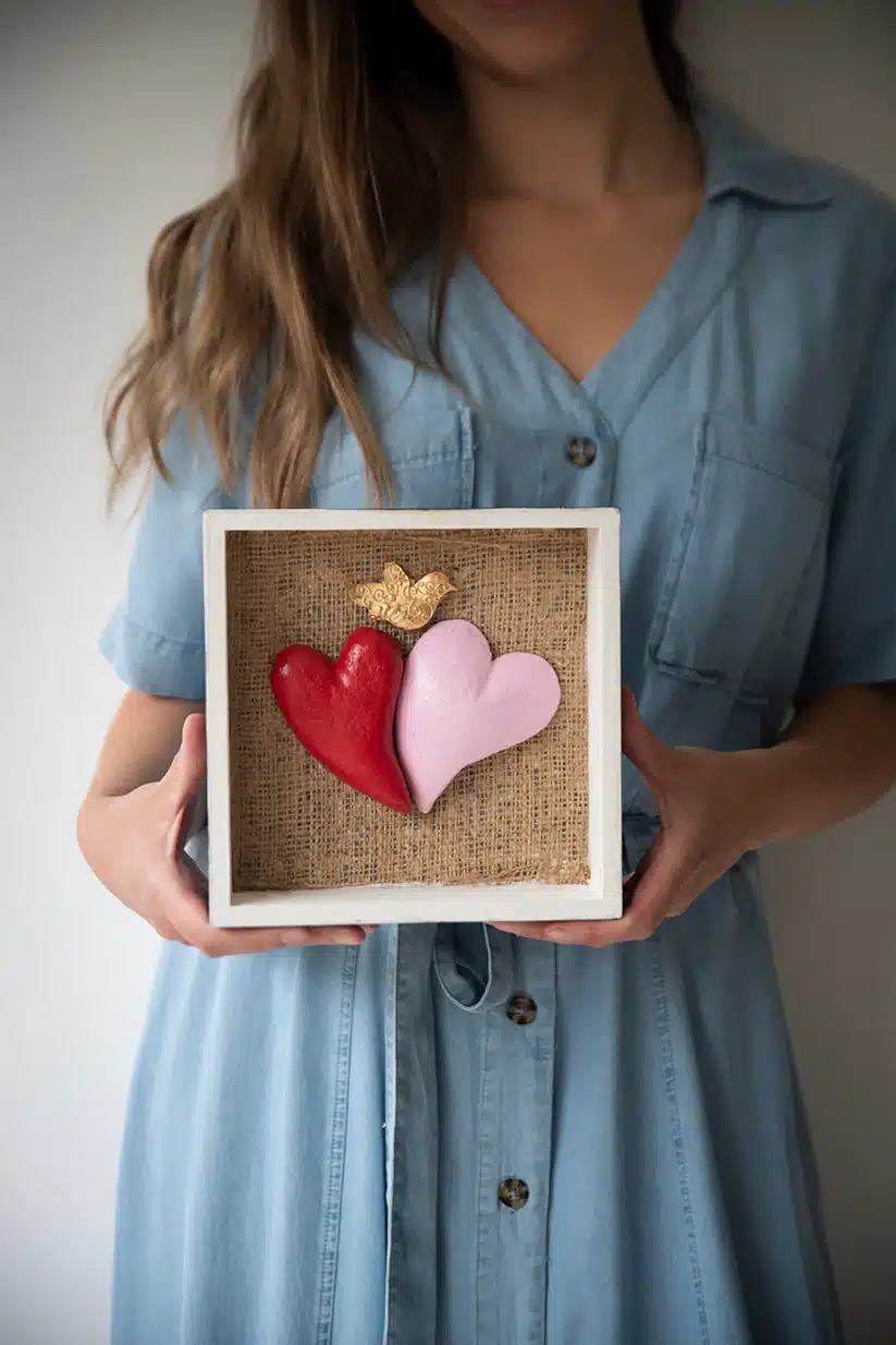 Cuadro Dúo Luz de Amor (22 cm) 1 Cuadro Dúo Luz de Amor (22 cm): Dos Corazones, Un Vínculo Inmutable