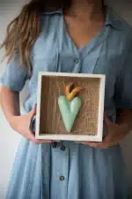 Cuadro de Condolencias Decorativo: Corazón de Papel Maché