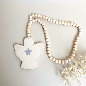 Rosario de madera con angelito beige